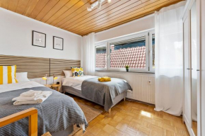 Großzügige Wohnung, 1 Min zum Hafen